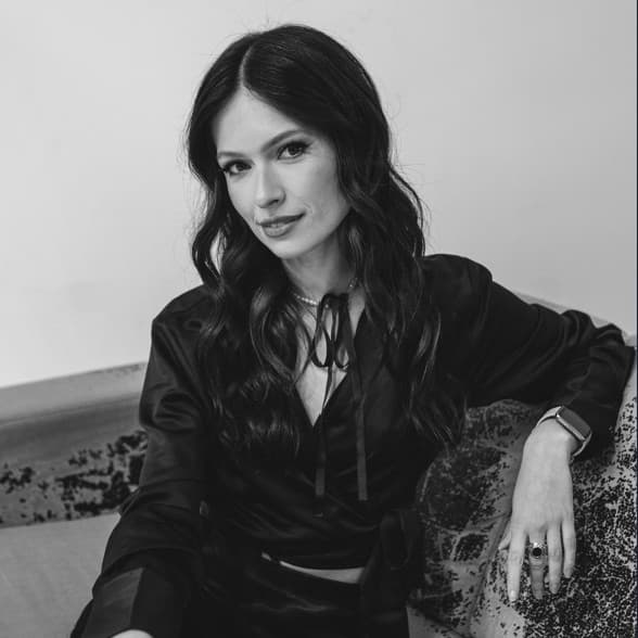 Oksana Oksana - Psychologist