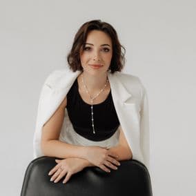 Anna - Consulting psychologist