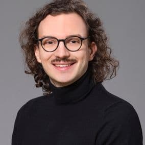 Adam - Psychoterapeuta w trakcie szkolenia, Psycholog