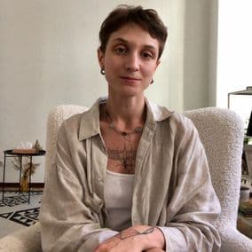 Yevheniya - Psychoterapist