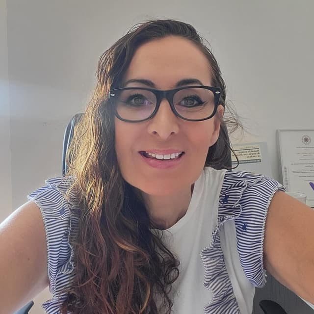 Pilar Fernández Tomás - Psicólogo, Psicoterapeuta