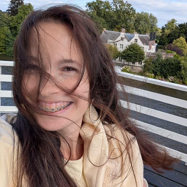 Oleksandra Oleksandra - Psychoterapist