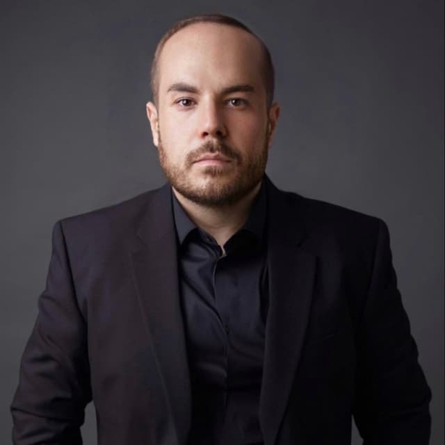 Artem Artem - Psychologist