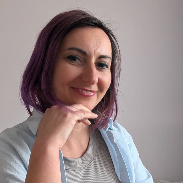 Oksana Oksana - Consulting psychologist