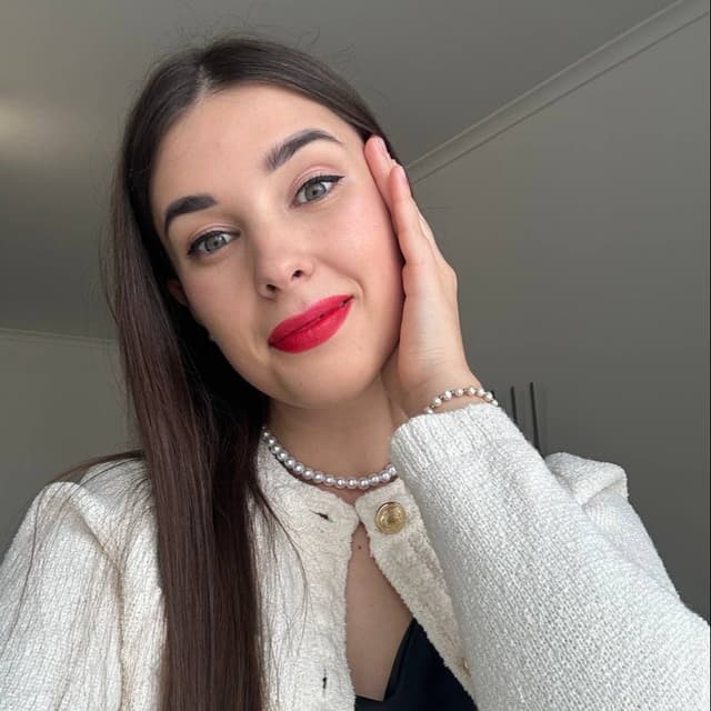 Oksana Melnyk Oksana Melnyk - Psychologist